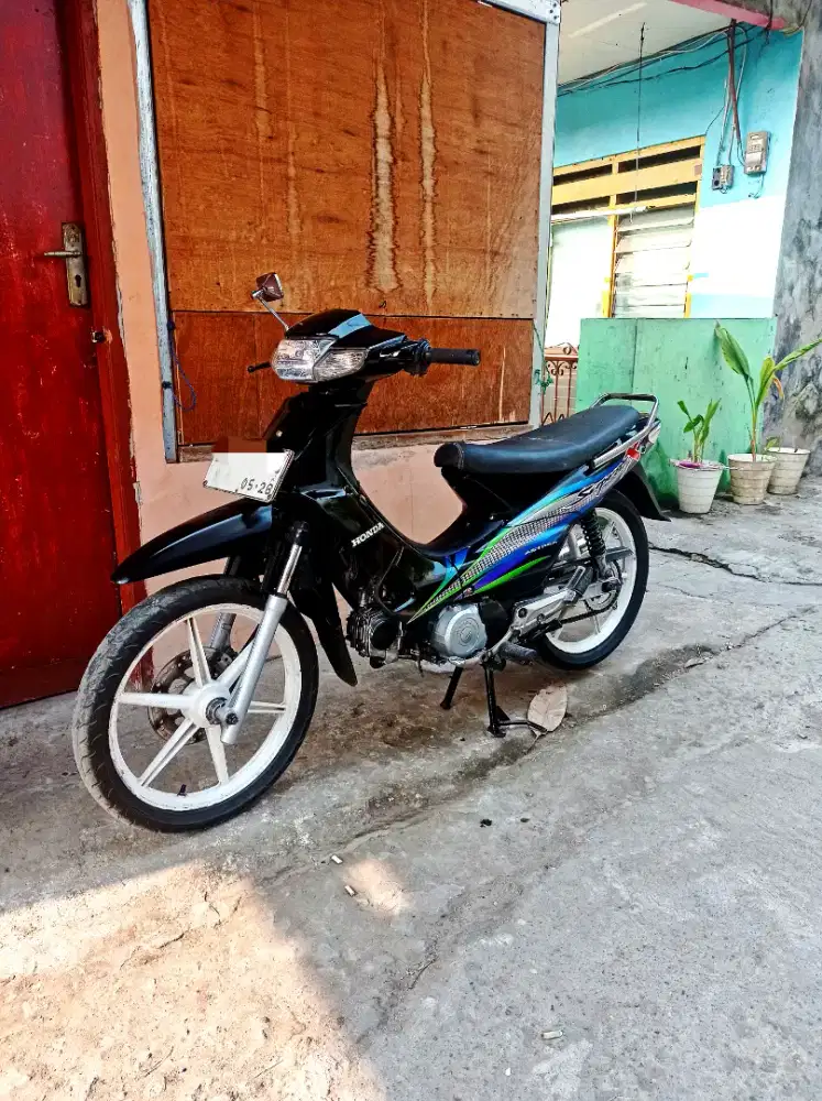 Honda Supra X old
