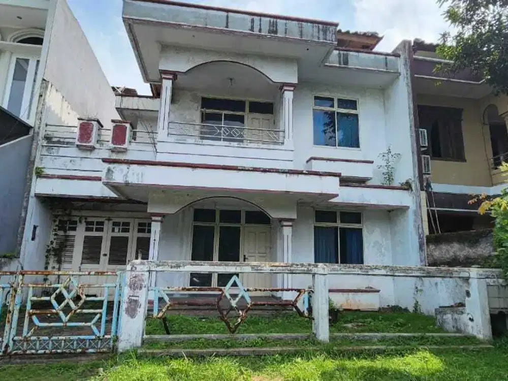 Dijual Rumah di Taman Golf Modernland Tangerang ( Perlu Renovasi )