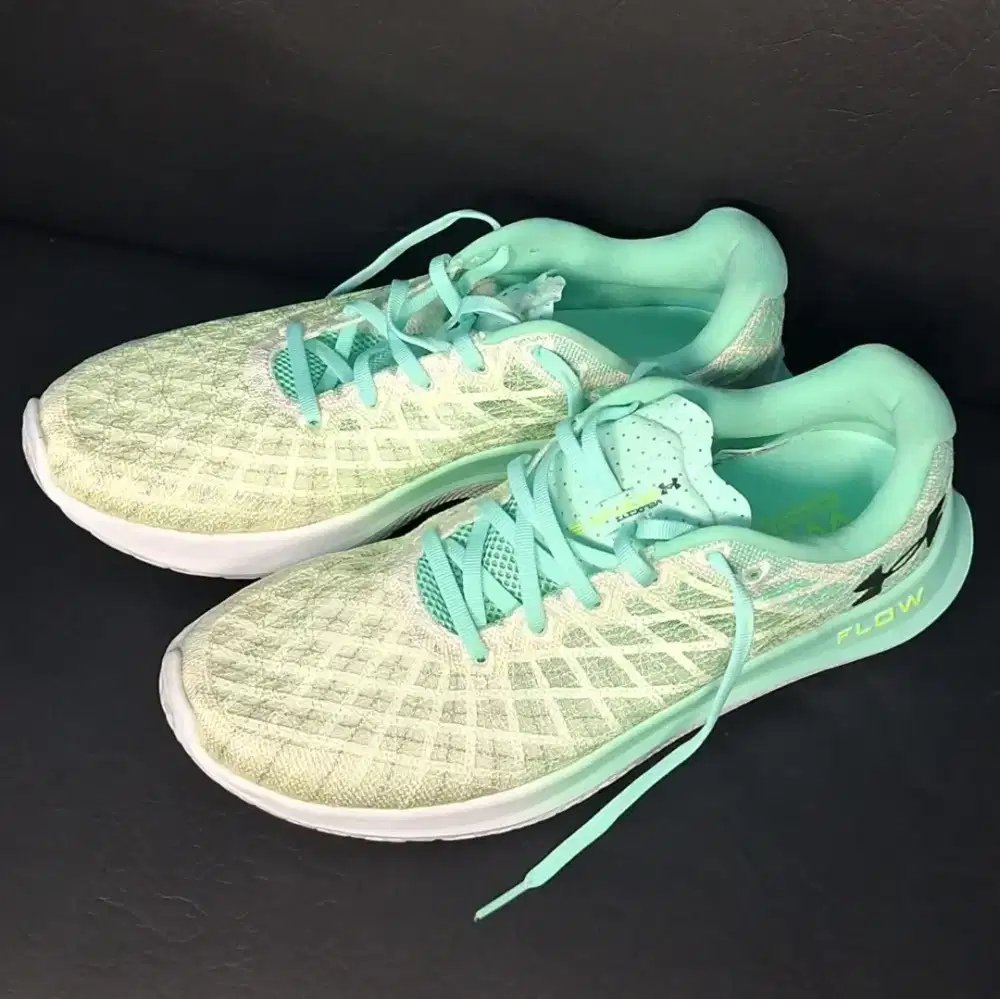 Sepatu Running Under Armour