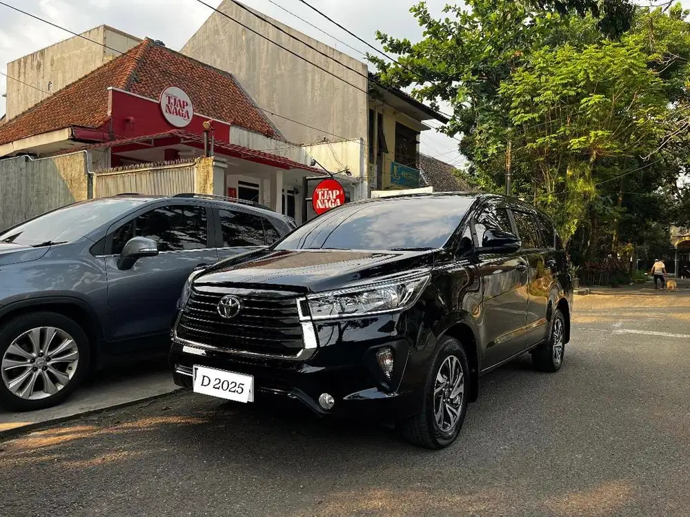 Toyota Kijang Innova 2025 Diesel reborn plat D Bandung hitam