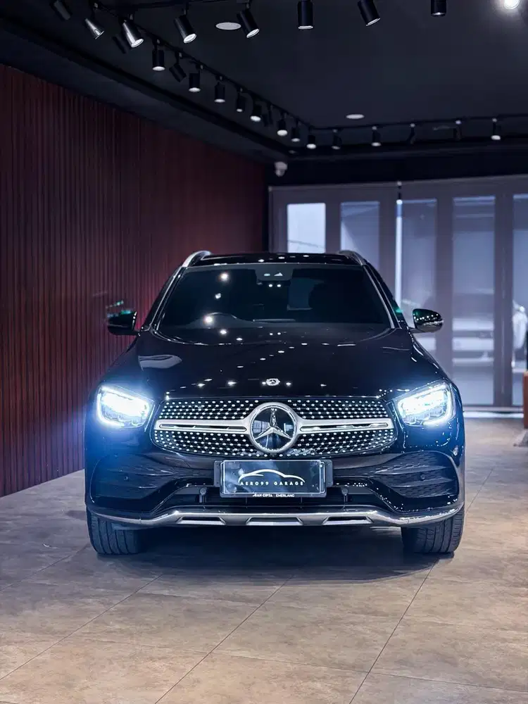 Mercedes-Benz GLC200 2021 Bensin