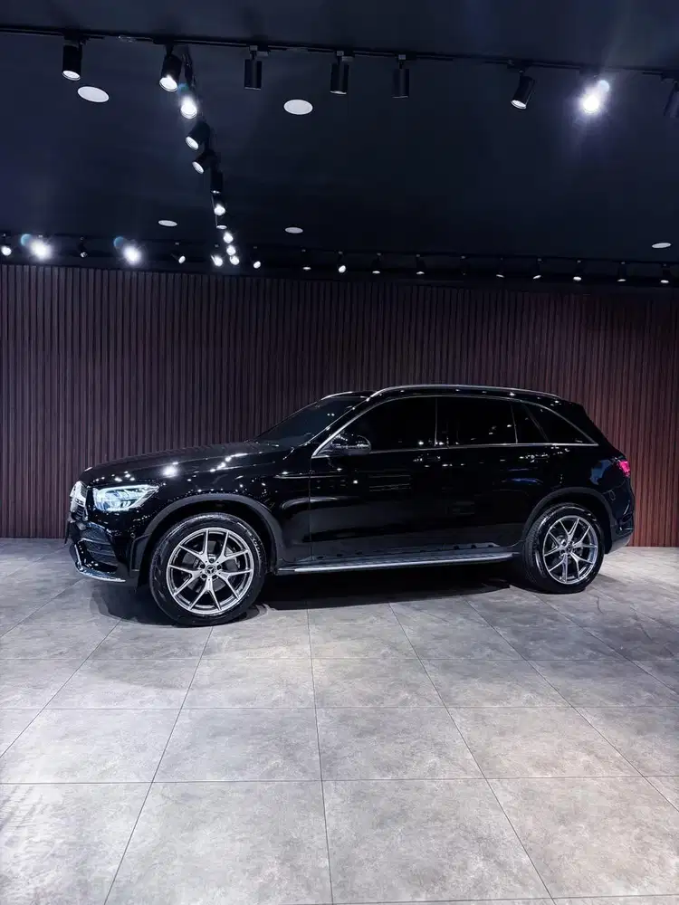 Mercedes-Benz GLC200 2021 Bensin