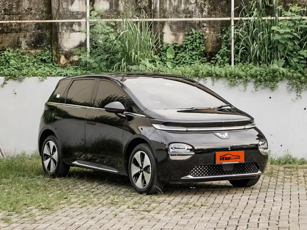 Wuling Cloud Ev pro 2024 hitam KM 21rb