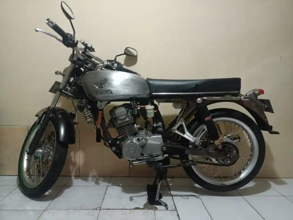 CB basic GL100 Tahun 1995