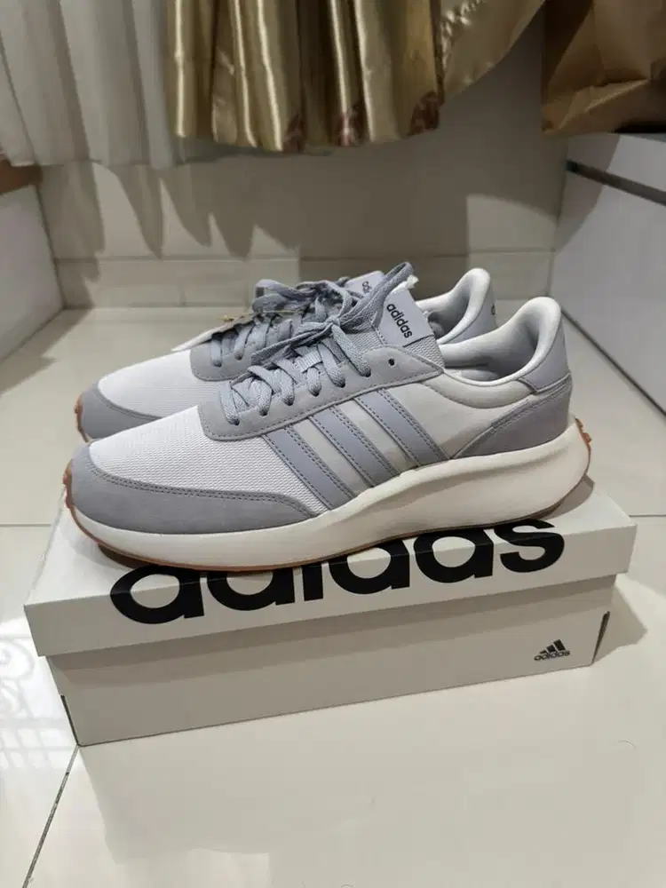 Sepatu lari Adidas Run 70s Brand new with tag