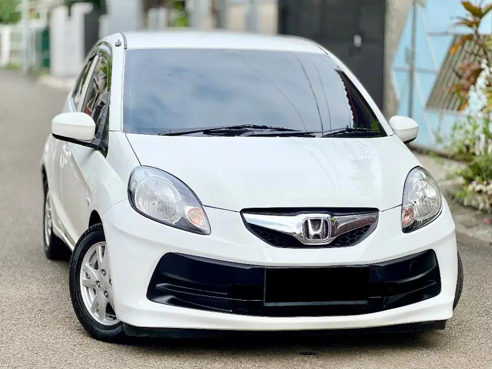 Honda Brio E 1.3 CBU 2013 Matic Putih Met Istmw No Ganjil TDP 26 Juta
