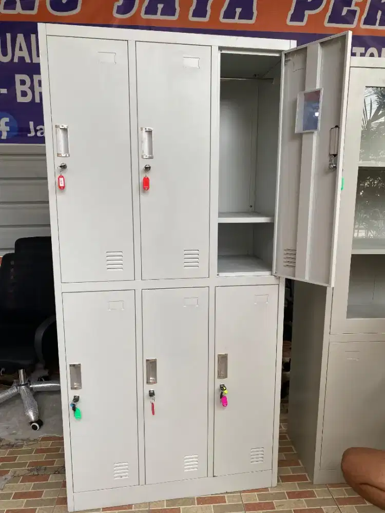Locker Penyimpanan 6 Pintu Second Like New