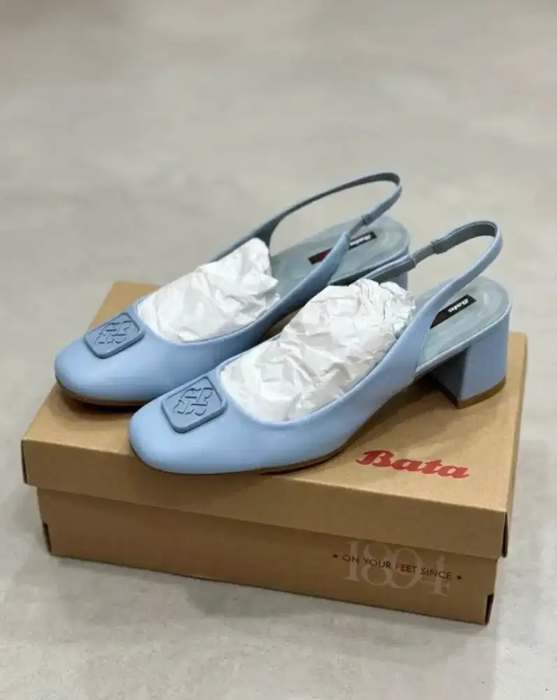 HEELS BLUE NUDE LIKE NEW