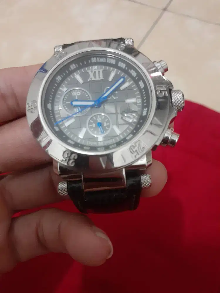 Merek guess,asli