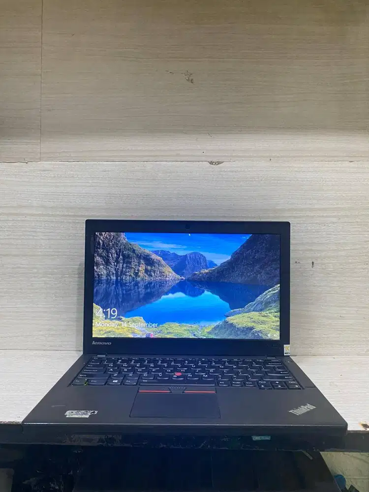 Lenovo Thinkpad X250 Intel Core I5 Gen 5 Ram 8GB SSD 128GB