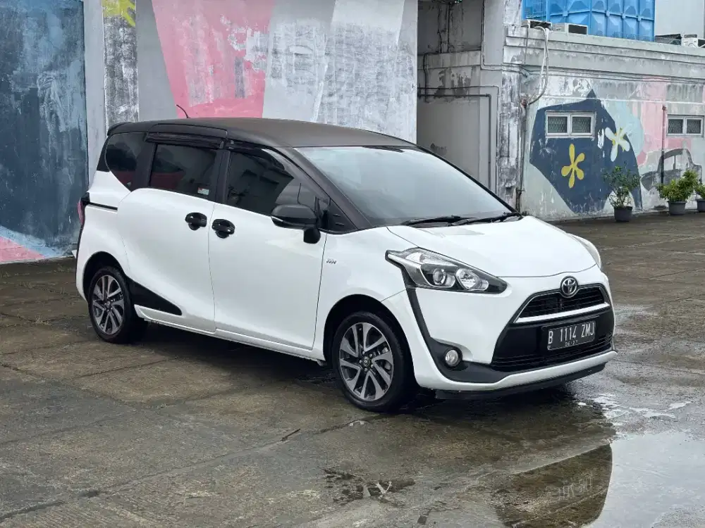 [Two Tone] [Full Service] Toyota Sienta V 2017 AT