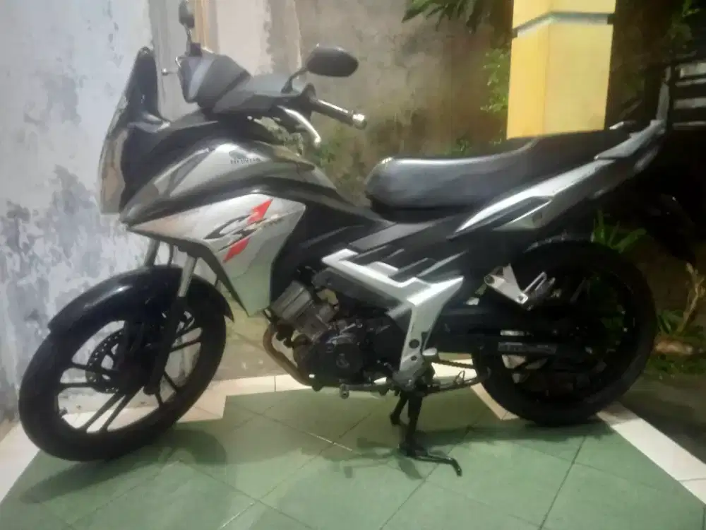 Honda cs 1 thn 2008