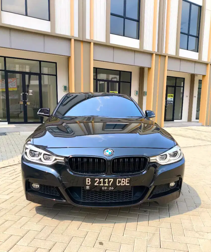 BMW 330i M-Sport Lci low odo record 2016