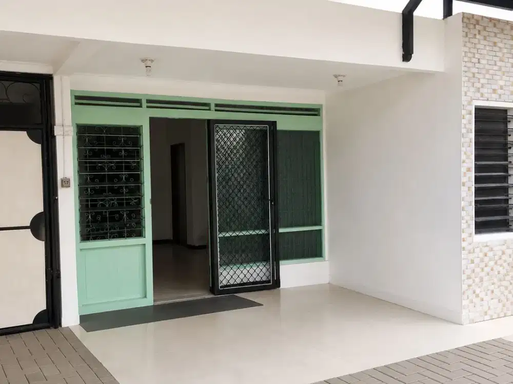 Nego Rumah Darmo Permai Timur Dekat Pakuwon Mall