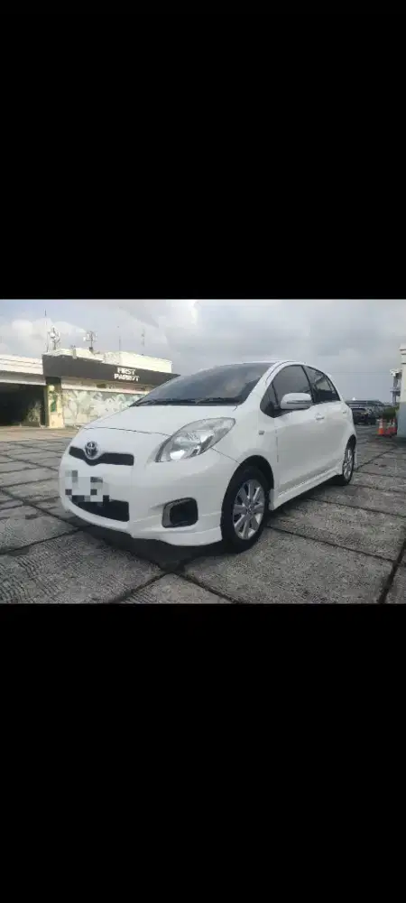 Yaris E Automatic 2013 - Service Record A2000 - Stnk Baru - An Pribadi