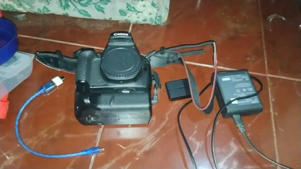 dijual kamera DSLR canon 1200d