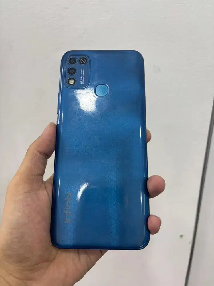 Infinix hot 10 play 4/64 seken