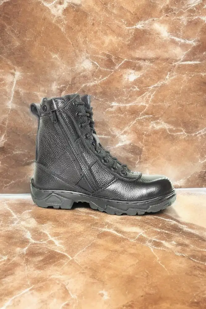 Nyaman Sepatu safety heavy duty Cilegon