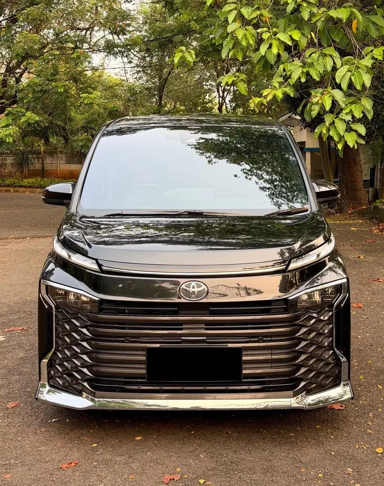 [KM 8 RB] Toyota Voxy TSS 2022/2023 Antik Simpanan Seperti Baru