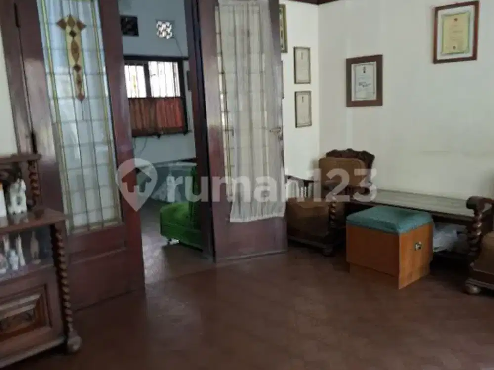 Jual Rumah Siap Huni Rumah Klasik Tengah Kota Bandung