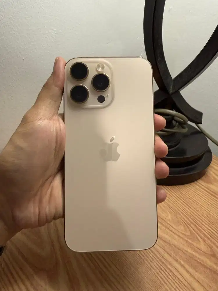 iPhone 16 Pro Max 256 GB Desert Titanium
