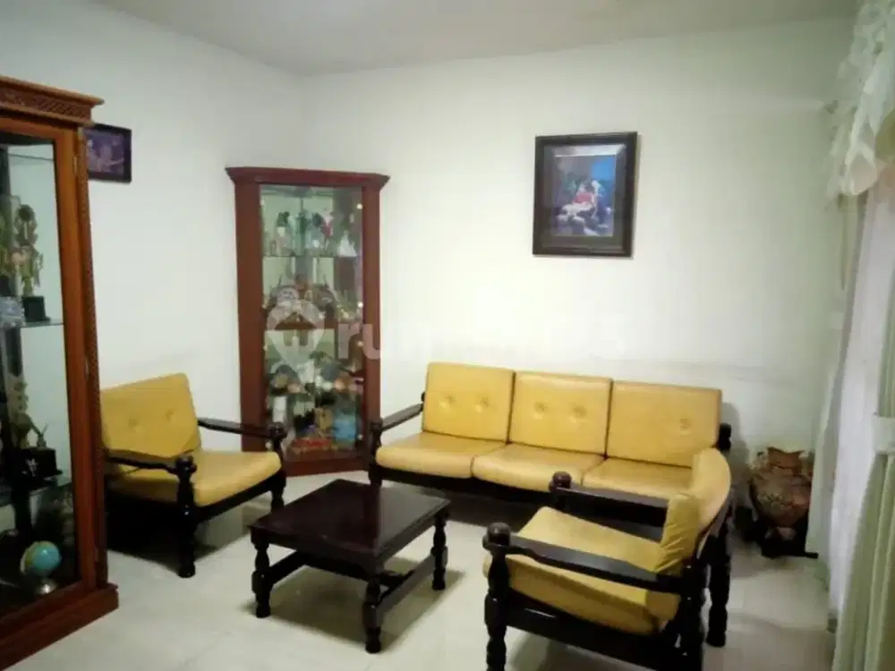 RUMAH SIAP HUNI DUA LANTAI DI SAYAP PAJAJARAN BANDUNG