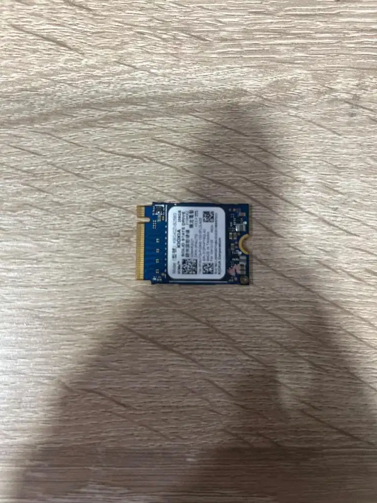 SSD NVME PENDEK 256 GB MERK XIOXIA