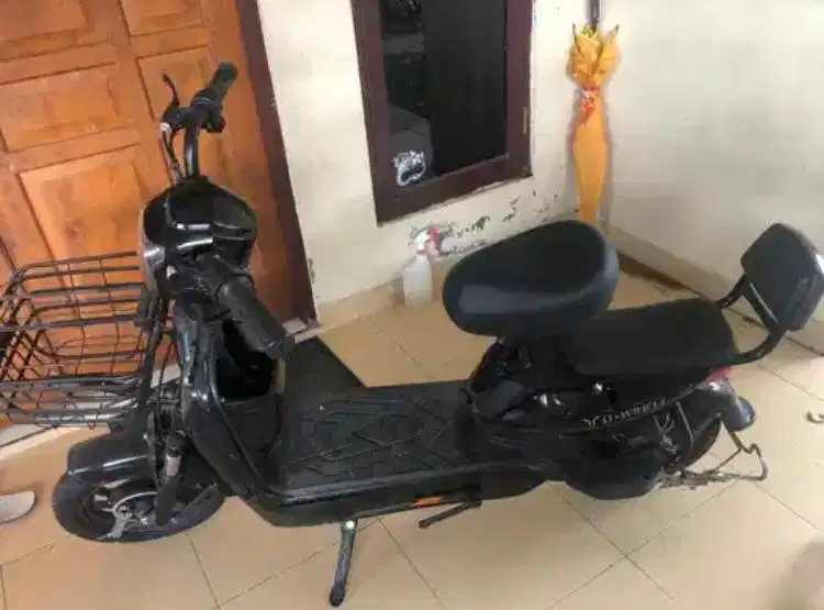 Sepeda Listrik Selis UWinfly