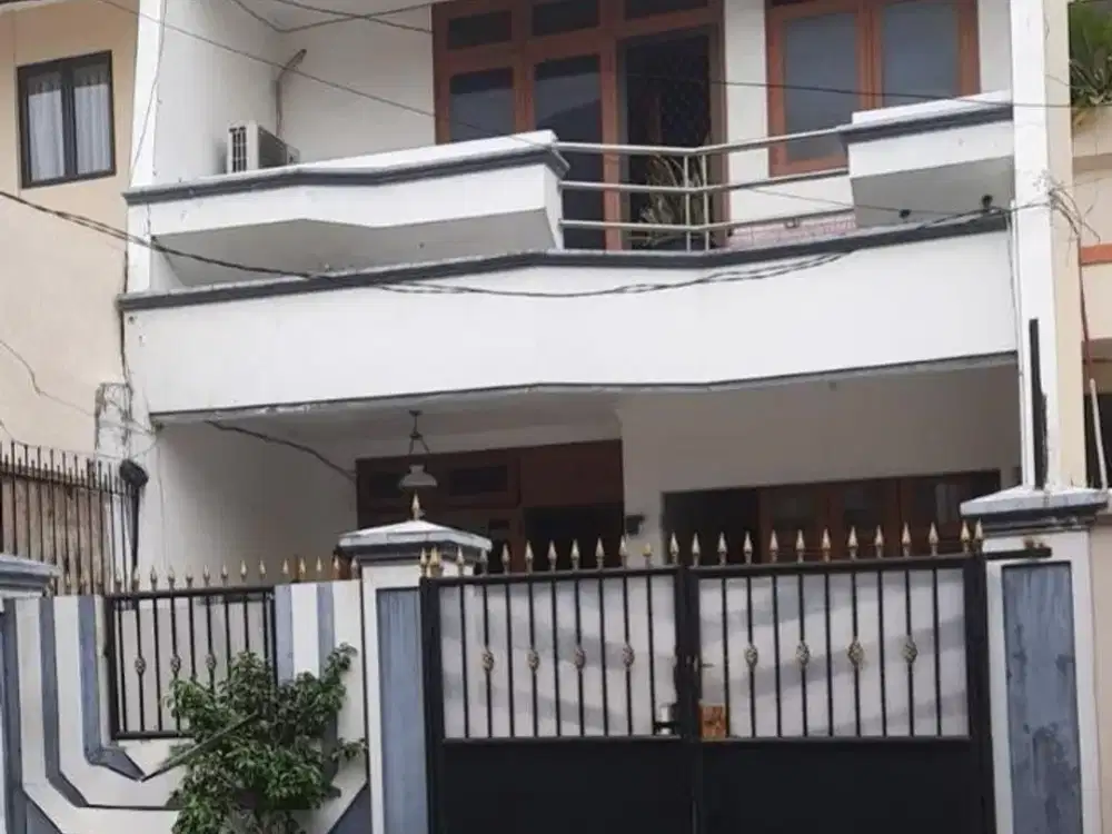 Rumah Tanjung Duren Utara Row 2 mobil bebas banjir