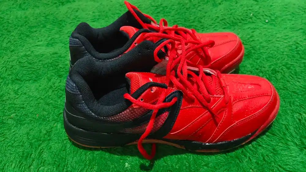 Sepatu League Badminton size 42