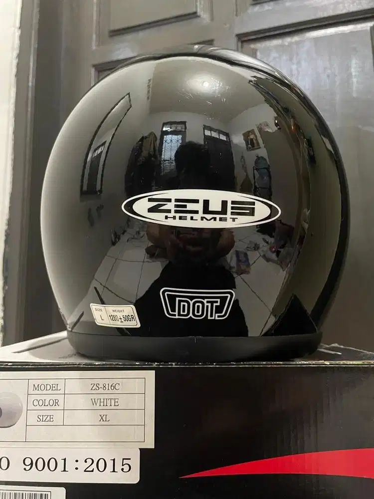 Helm second Zeus ZS816C Hitam Black glossy