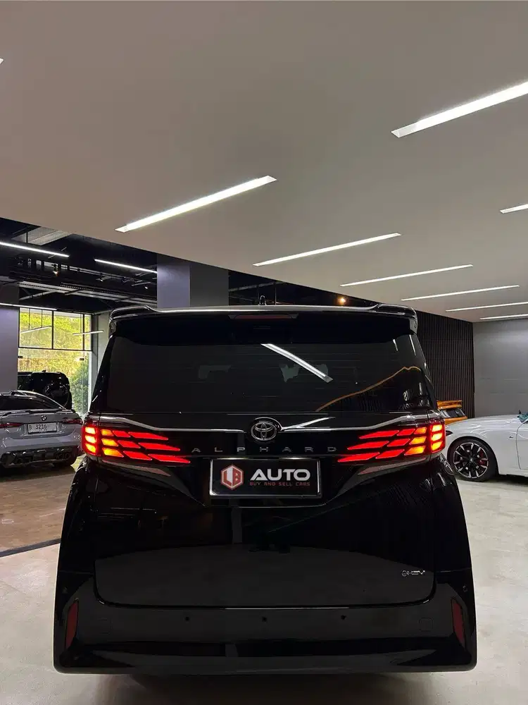 Toyota Alphard 2.5 HEV CVT Hybrid 2024 Hitam Km18rb B1404HOW