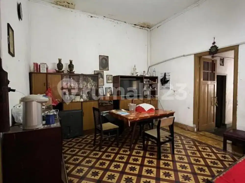 Jual Rumah Vintage Di Jalan Naripan Bandung