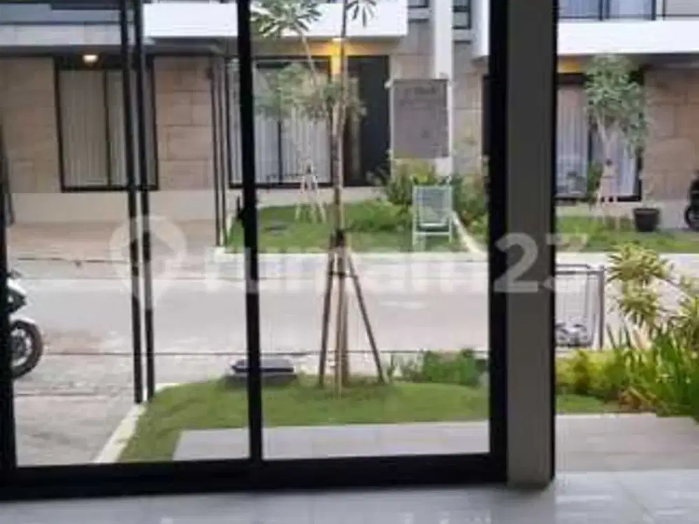 DIJUAL RUMAH SIAP HUNI DUA LANTAI DI KOTA BARU PARAHYANGAN BANDUNG