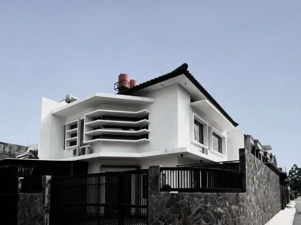 rumah minimalis 2 lantai buah batu siap huni