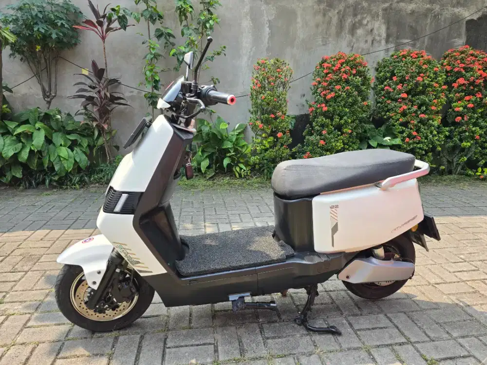 Sepeda listrik United Avand mulus
