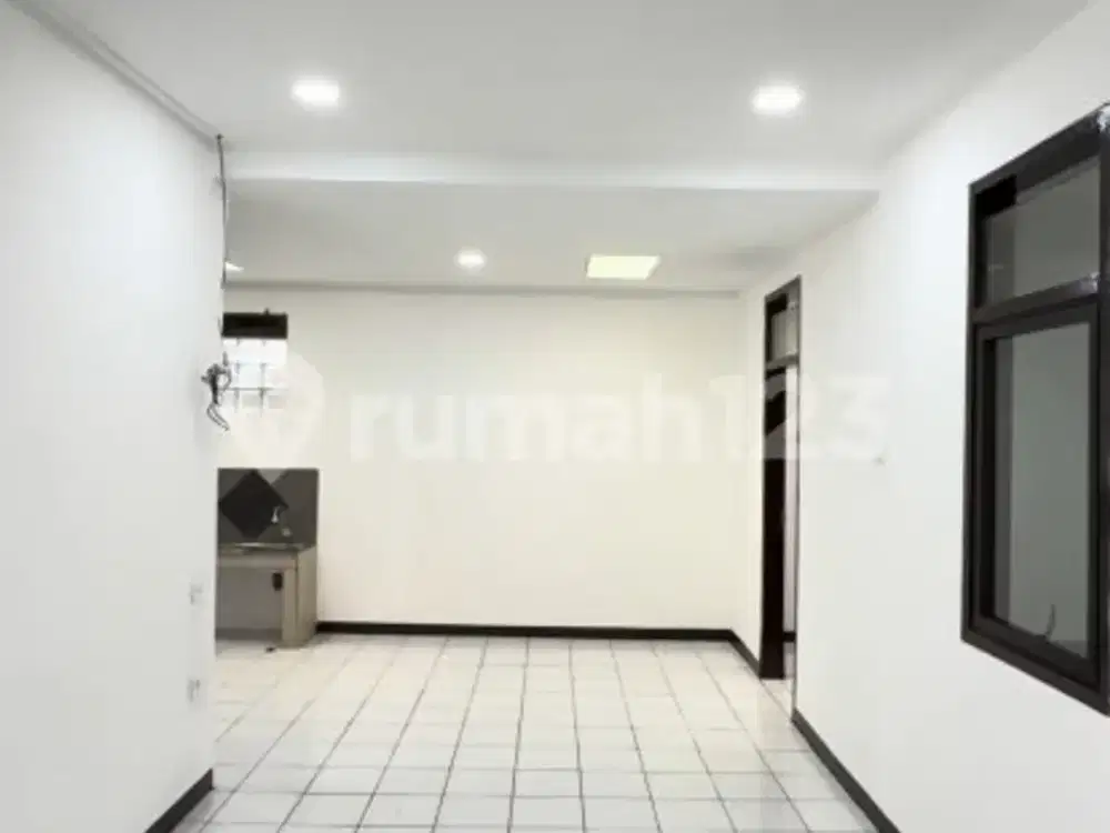 Rumah Siap Huni di Taman Kopo Indah Bandung