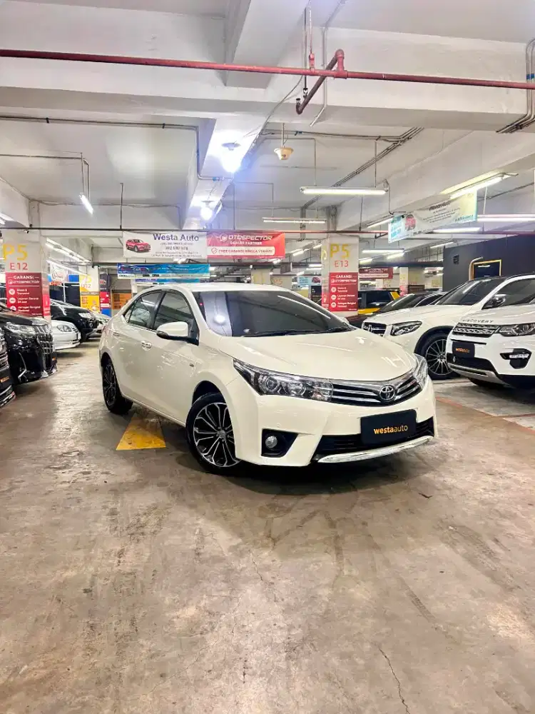 Low KM Toyota Altis 1.8 V AT 2015 nik 2014 Terawat