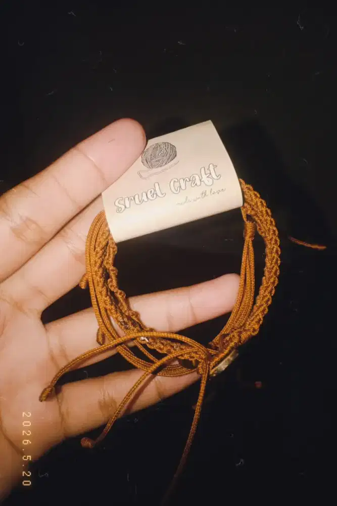 gelang anyam bermacam motif