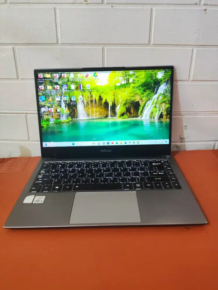 Laptop Infinix core i3 gen 10 ram 8Gb SSD 256Gb minus layar garis atas