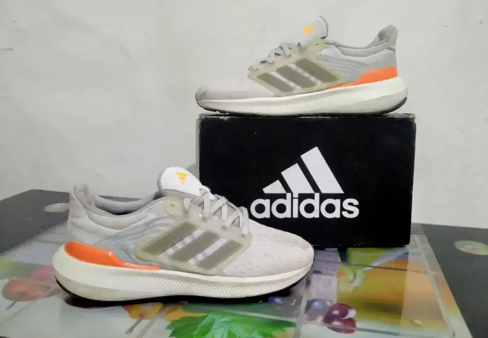 Sepatu Running/Volly Adidas