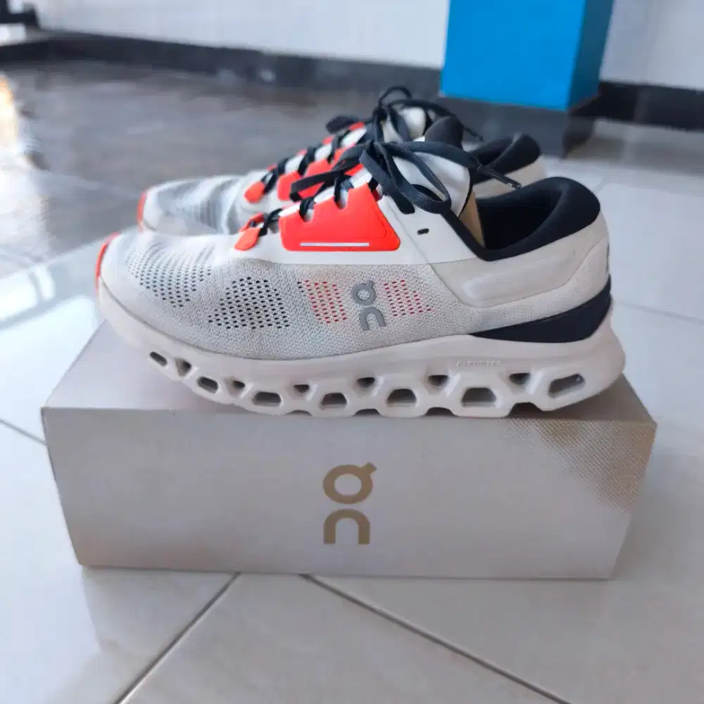 Sepatu On Cloud Stratus 3 Original Preloved