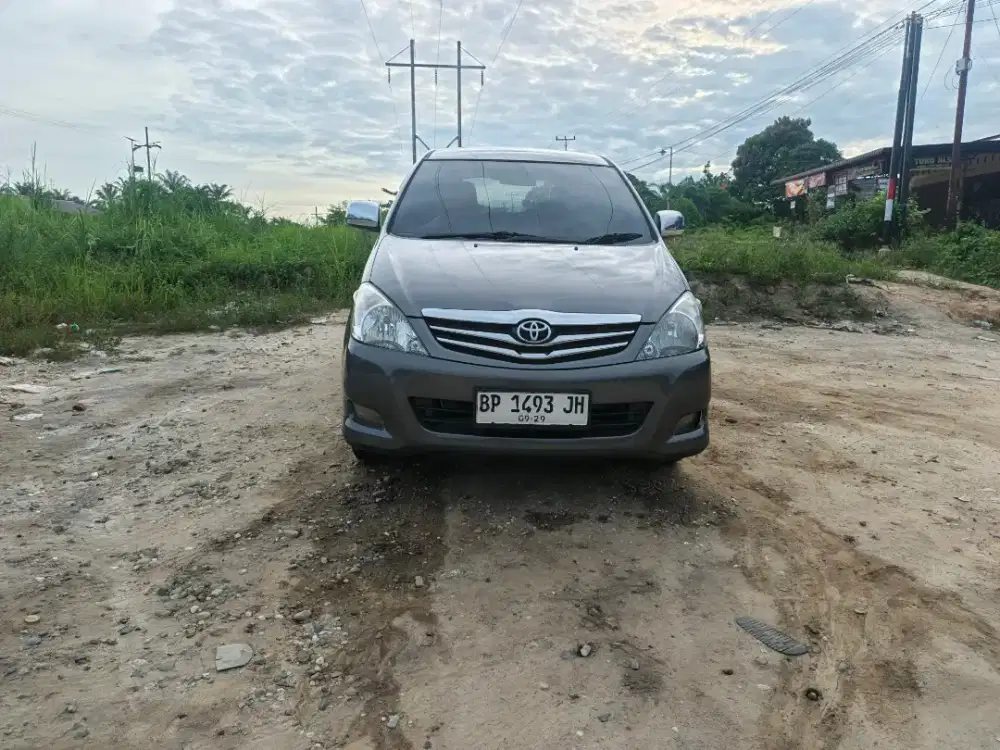 TOYOTA INNOVA V 2009 AT MATIC