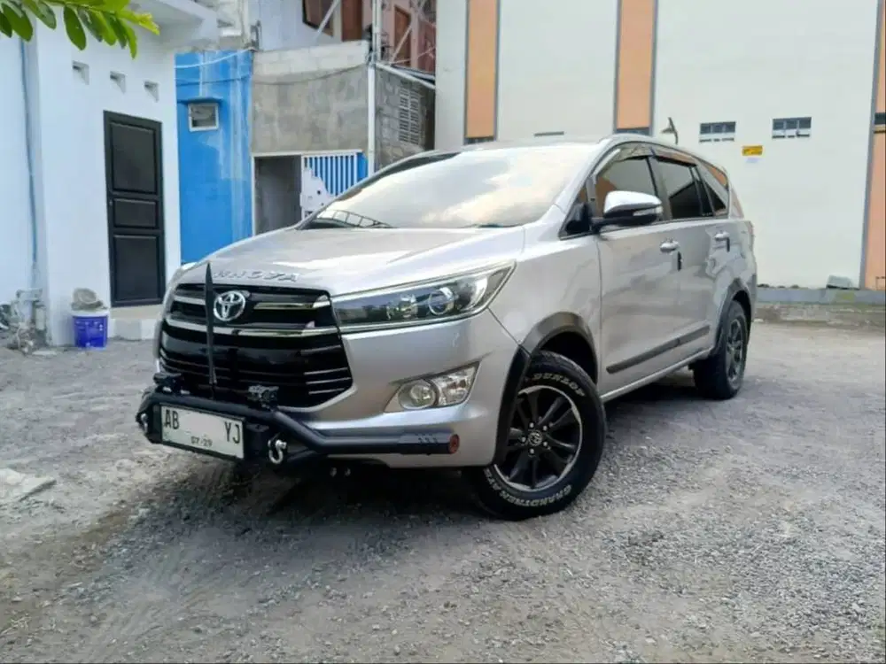 Kijang Innova Reborn 2.4 G M/T Diesel 2017