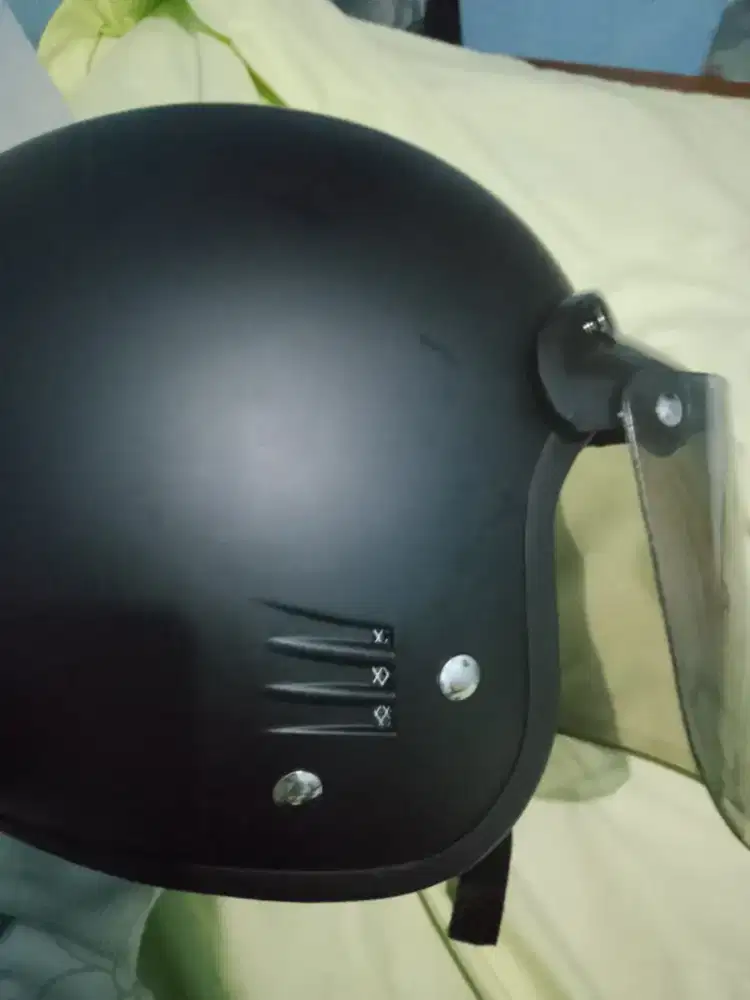 Helm bekas baru dipakai seminggu