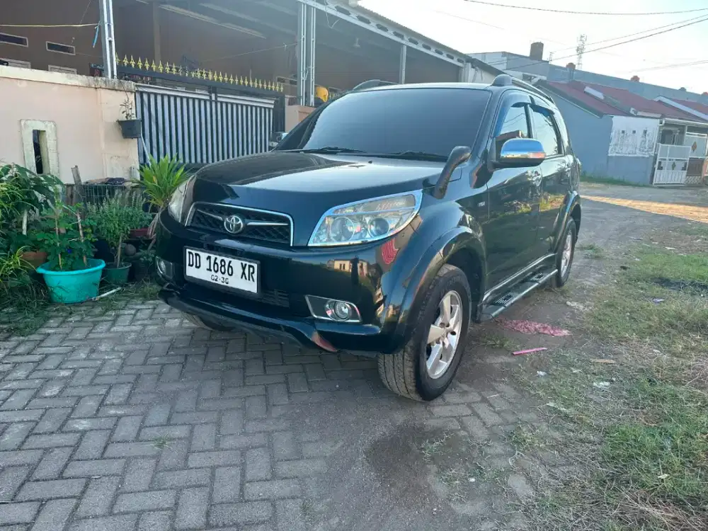 Toyota Rush S AT pemakaian 2010