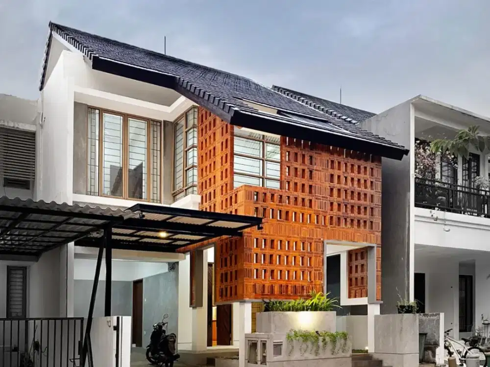Rumah Minimalis Dekat Masjid Full Renov Di  Emerald Bintaro Sektor 9