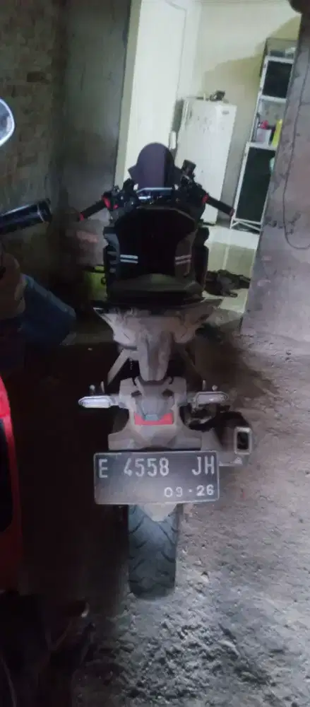Jual motor CBR 150R facelift tinggal pake lampu sudah pake biled