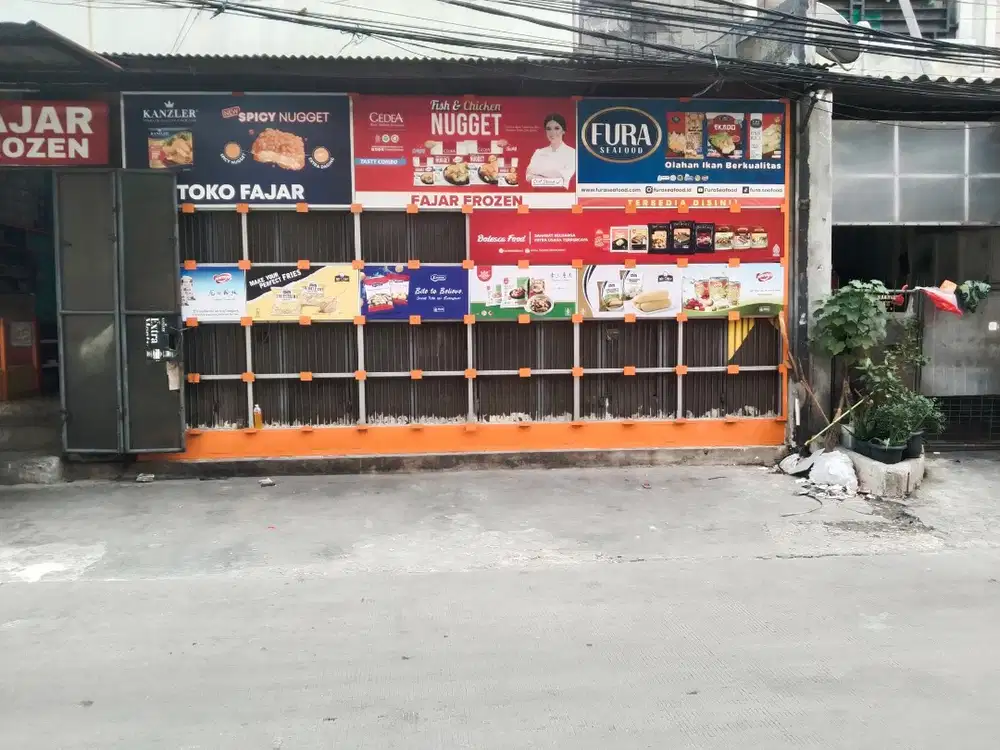 Tukang las dan tukang pasang reklame