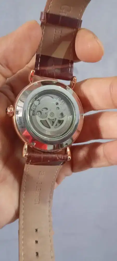 Jam tangan merk Cartier automatic